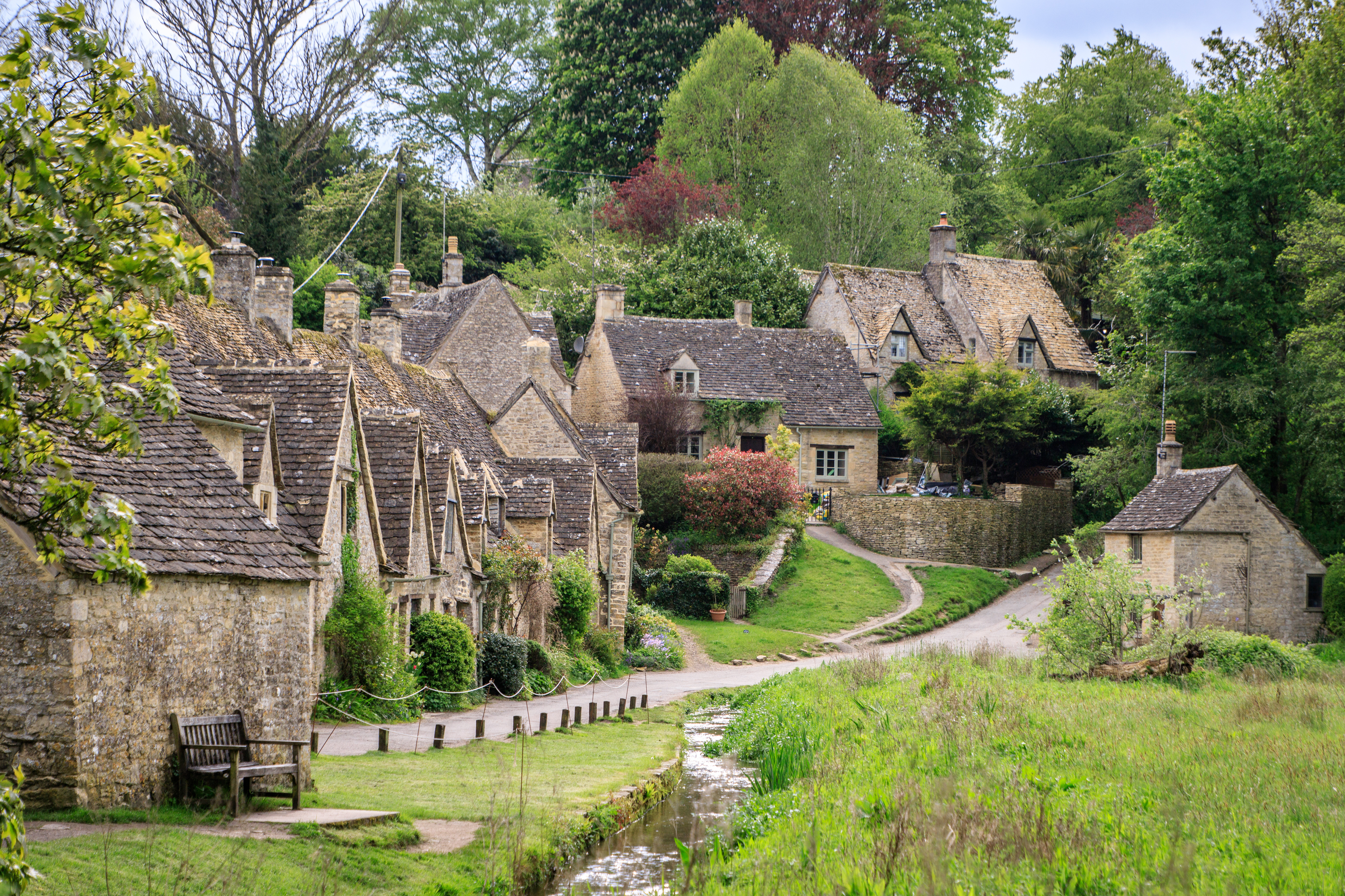 Places to Visit in the Cotswolds This Spring (and Where to Eat Afterwards) 